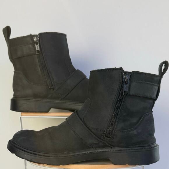 UGG Women's Ashton Short Boot Size 3 Black - Picture 3 of 9